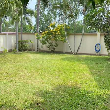 Big Comfortable Villa Na Chom Thian Bagian luar foto
